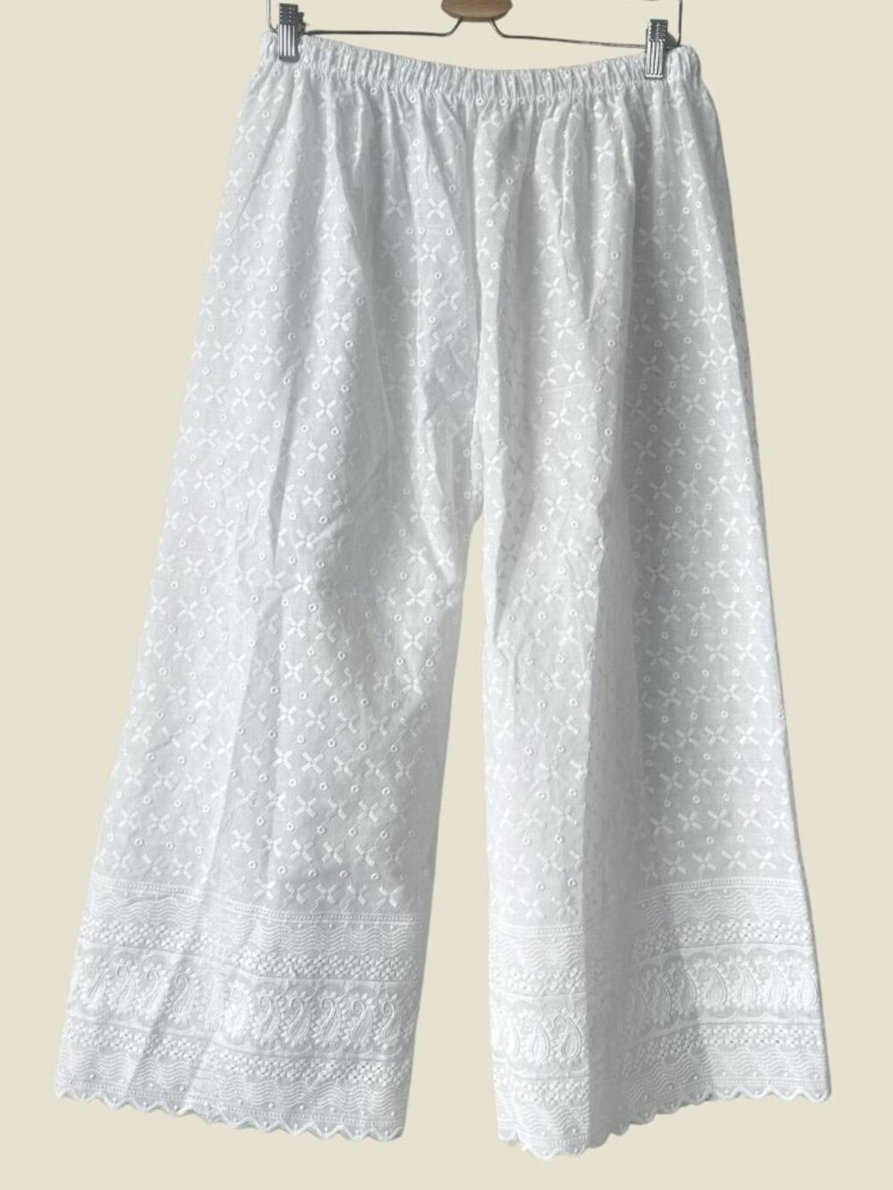 Source Unknown White Wide-Leg Eyelet Pants - Picture 1 of 4